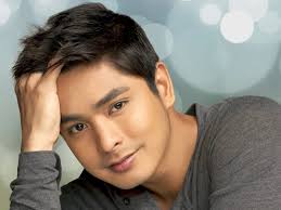Itinanggi ng kampo ni coco martin ang akusasyon ni robin padilla na minamaltrato ng kapamilya primetime king ang production crew ng pinagbibidahan nitong primetime series. Coco Martin In Serbis Mencircle
