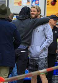 How chris hemsworth made a secret cameo in tom hiddleston's loki on disney+ megan behnke. Chris Hemsworth And Tom Hiddleston Hug It Out While Shooting Thor Ragnatok In Brisbane Daily Mail Online