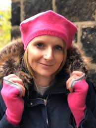 100% lambswool Camelia Rose Beret