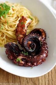Gegrillter Oktopus Mit Spaghetti Aglio Olio E Peperoncino Oktopus Rezept Oktopus Lecker Kochen