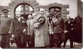 Refik saydam's mission on ministry of health policies from 1925 to 1937, for the importance to health field given by the new government and clarifying it for the future. Ataturk Ismet Inonu Refik Saydam Haydarpasa Tren Gari Ndan Cikarken 1928 Fotograf Sanat Resimler