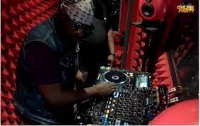 Devido sua grande base de dados, o tubid consegue lidar com milhares de downloads de arquivos ao mesmo tempo. Kabza De Small Dj Maphorisa Quarantine Mix Download Fakaza