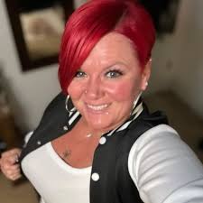 April Leopard's Instagram, Twitter & Facebook