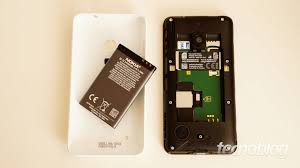 Já para uso mais intenso, com jogos ou vídeos, bastam cinco horas para drenar a carga por completo. Review Lumia 530 O Windows Phone Mais Acessivel Do Momento Analise Video Tecnoblog