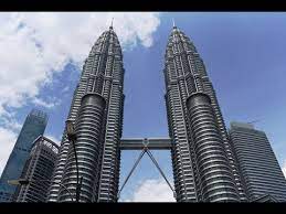 And the towers were designed by architect césar pelli, an argentine american. Top 10 Facts About The Petronas Twin Towers Kuala Lumpar Malaysia Youtube
