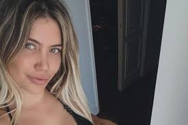 Wanda Nara, fan in rivolta: le immagini dello scandalo