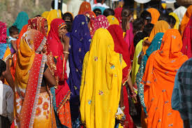However, this is an uncommon feature, and many muslim states use dual systems of secular and religious courts or only implement the sections of sharia that address financial and marital issues. Muslimische Frauen Kampfen Gegen Scharia Hpd