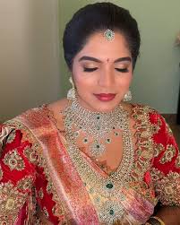 And here’s the pellikuthuru @__bhavana_manjunath ❤️, Blouse :  @mahitha_prasad , Decor : @sukruthasai19 , Venue : @utsavaa_venues ,  #southindianjewellery #southindianweddings #indianwedding