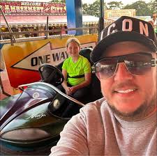 Hi everyone 👋 As u all know myself and Richie love dogs however we have  come across a few problems. We are just starting out and getting use to a  new way