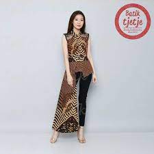 Identik dengan warna putih dan dilapisi dengan bahan tekstil yang harganya cukup mahal. 30 Desain Baju Batik Wanita Modern Casual Kombinasi Terbaru