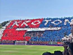 Browse our crotone calcio images, graphics, and designs from +79.322 free vectors graphics. Fc Crotone Calcio La Societa Attende Con Fiducia La Sentenza Del Tribunale Federale Della Figc