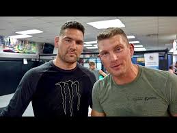 As weidman details, his future wife, marivi, was in the bathroom, taking a shower. Stephen Wonderboy Thompson Vs Chris Weidman Mma Wrestling Youtube
