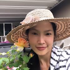 This is Thai squirrels 🐿 Now I am in Thailand, I miss my little girl so  much, I told her to wait for me at the same place, don't move anywhere, I