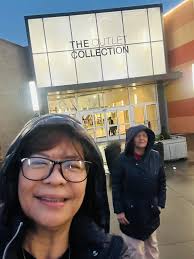 Ang dami kasing SALE😂😂😂