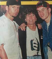 Earlier today, mark wahlberg shared a photo of his mother. Donnie Wahlberg Alma Wahlberg Mama Mark Wahlberg Donnie Wahlberg Mark Wahlberg Alma Wahlberg