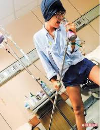 李恩慈 台南報導 抗癌正妹 施柏薇罹患淋巴癌三期仍維持樂觀正能量 歷經12次化療並接受幹細胞移植 昨凌晨仍不敵病魔辭世 得年25歲 薇薇 medical news medical headlines