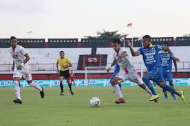 Compara las estadísticas, cuotas y análisis de fútbol de los expertos por tus apuestas. Persib Beri Hadiah Untuk Para Pemain Usai Kalahkan Persija Jakarta Bolasport Com
