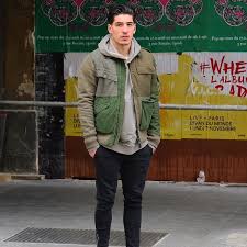 The fit that catapulted bellerins fashion career was a christopher shannon jacket over gold pajamas from. Style Points Hector Bellerin Onze