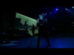 Au pays des matins calmes pas un bruit ne sourd rien ne transpire ses ardeurs j'aimais quand je t'aimais j'aimais. Alain Bashung Paroles De Fantaisie Militaire Fr
