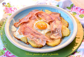 Questo piatto è, quindi, diventato una tappa abituale di molti escursionisti che fanno una pausa golosa e nutriente lungo i rifugi posti sui sentieri dell'alto adige! Uova Patate E Speck In Padella Ricetta Trentina Fantastica