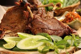 Cara membuat sambal cibiuk khas garut atau sunda. 13 Tempat Makan Bebek Goreng Berpadu Sambal Pedas Di Surabaya Dijamin Mantap Bukareview
