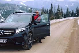 Un om de afaceri din suceava, exasperat de lipsa de interes a autoritatilor pentru infrastructura,a decis sa construiasca el, pe banii lui, primul metru de autostrada din judet stefan mandachi a anuntat ca autostrada va fi inaugurata pe 15 martie, la ora 15.00 si ca timp de 15 minute, in aceeasi zi, va. Ce Masina Conduce Afaceristul Care A Construit 1 Metru De Autostrada Cu Bani Din Buzunarul Propriu Stefan Mandachi Initiatorul Unui Protest Inedit Sport Ro