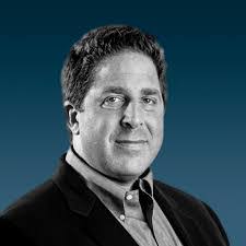 Elliot Sanchez's Instagram, Twitter & Facebook