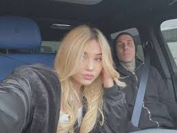 Alabama had at least 1 relationship in the past. Meet Alabama Barker 5 Things You Didn T Know About Travis Barker S Daughter Capital