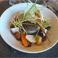 Filet De Veau En Croute De Champignons Aux Girolles Et Pot Au Feu De Legumes D Automne Espuma A L Huile De T Filet De Veau Recettes De Cuisine Legumes Automne