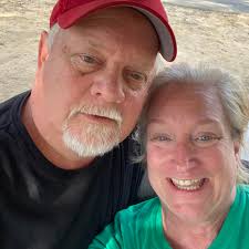 Who does everybody get firewood from in Earleville MD?