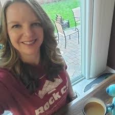 Lauren Piazza's Instagram, Twitter & Facebook