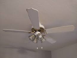 Maybe you would like to learn more about one of these? Interior 5 Blade Ceiling Fan White With Gold Tone Trim Auction Auction Nation