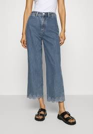 Denim · #shopcotton · athleisure Tommy Hilfiger Bell Bottom Flared Jeans Patty Blue Denim Zalando De