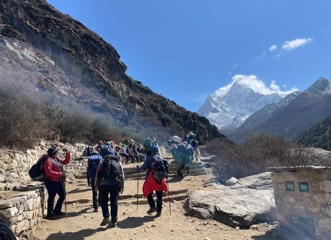 Everest Base Camp Trek Distance - How many hour walk each day