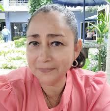 Nuestros equipos garantizaron la movilidad de todas las personas desde la  terminal de occidente. Desde el sector de Las Delicias, Santa Tecla,  brindamos transporte gratuito hacia diferentes puntos para garantizar la  movilidad