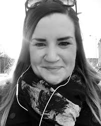 Faye Holt (@FayeHoltWrites)