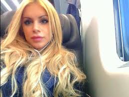 Veronica Graf, la dolce vita |della sexy gieffina tra veleni |e frecciatine 