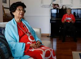 Malaysian prime minister mahathir mohamad has warned the eu that it risks starting a trade war new pm mahathir mohamad had promised to ditch the law but said there were limits to free speech. Mahathir S Wife Siti Hasmah Has Mixed Feelings About His Return To Politics But Will Stand By Her Man Today