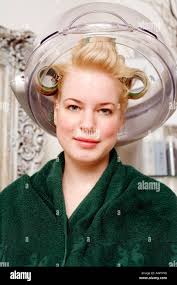 Taglio di capelli di massa immagini e fotografie stock ad alta risoluzione 