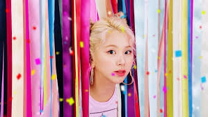 Sana twice is a 1600x900 hd wallpaper picture for your desktop, tablet or smartphone. Pin De Hiro En Twice Nayeon