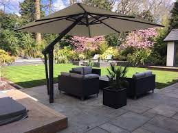 Cantilever parasols are perfect for providing shade in your garden throughout the day. Poggesi Piazza Side Arm Cantilever Garden Parasol