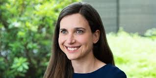 Jennifer Esch's Instagram, Twitter & Facebook