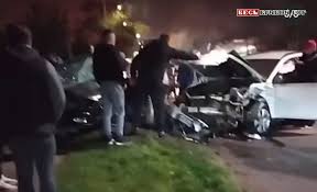 Jun 08, 2021 · президент украины владмир зеленский прилетел в кривой рог на рейсовом самолете из киева. Lobovoe Stolknovenie Na Kirpichnom V Krivom Roge Minimum Odin Pogibshij Obnovlyaetsya Novosti Krivogo Roga