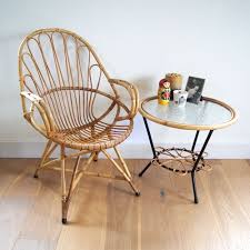 vintage rotan stoel met bijzettafel www woonmaterie nl jeugdherinneringen rotan stoelen stoelen