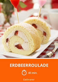 Erdbeerroulade Rezept In 2020 Erdbeerroulade Erdbeeren Kuchen Ohne Backen