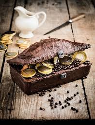 Eier, zucker, vanillezucker und salz mit einem rührgerät ca. Schatztruhen Torte Carpegusta