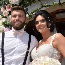 Profile page for northern ireland football player stuart dallas (midfielder). Irish Soccer Player Stuart Dallas And Wife In Incredible Act Of Kindness For Homeless Man Irish Mirror Online