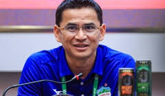 Bạo loạn bóng đá ở Indonesia: Người dân thắp nến cầu nguyện xuyên đêm