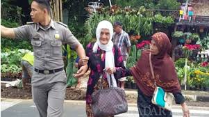 Menuju pilkada tahun 2020, satlinmas kelurahan bendan kergon diberikan pembekalan. Satpol Pp Kota Bogor Kejar Isabela Radar Bogor Berita Bogor Terpercaya