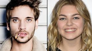 Il dévoile par exemple régulièrement des clichés de ses deux enfants jeudi 22 avril, l'ancien complice de cécile de ménibus a eu envie de lever le voile sur celle qui partage sa vie. Louane Emera En Couple Avec Le Chanteur Navii Il Laisse Planer Le Suspens Mce Tv